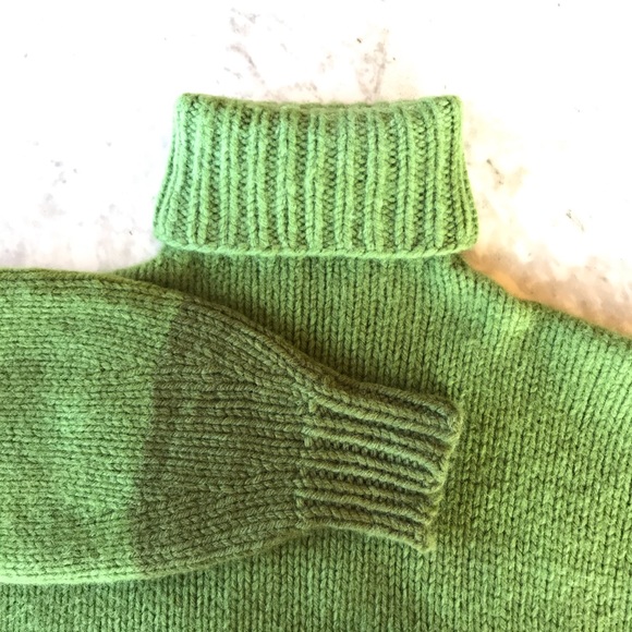 Hand Knit Chunky Oversized Turtle Neck Sweater - Picture 6 of 7